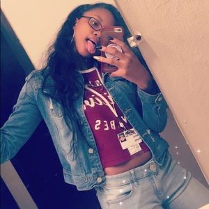 Meet your Posher, Ebony